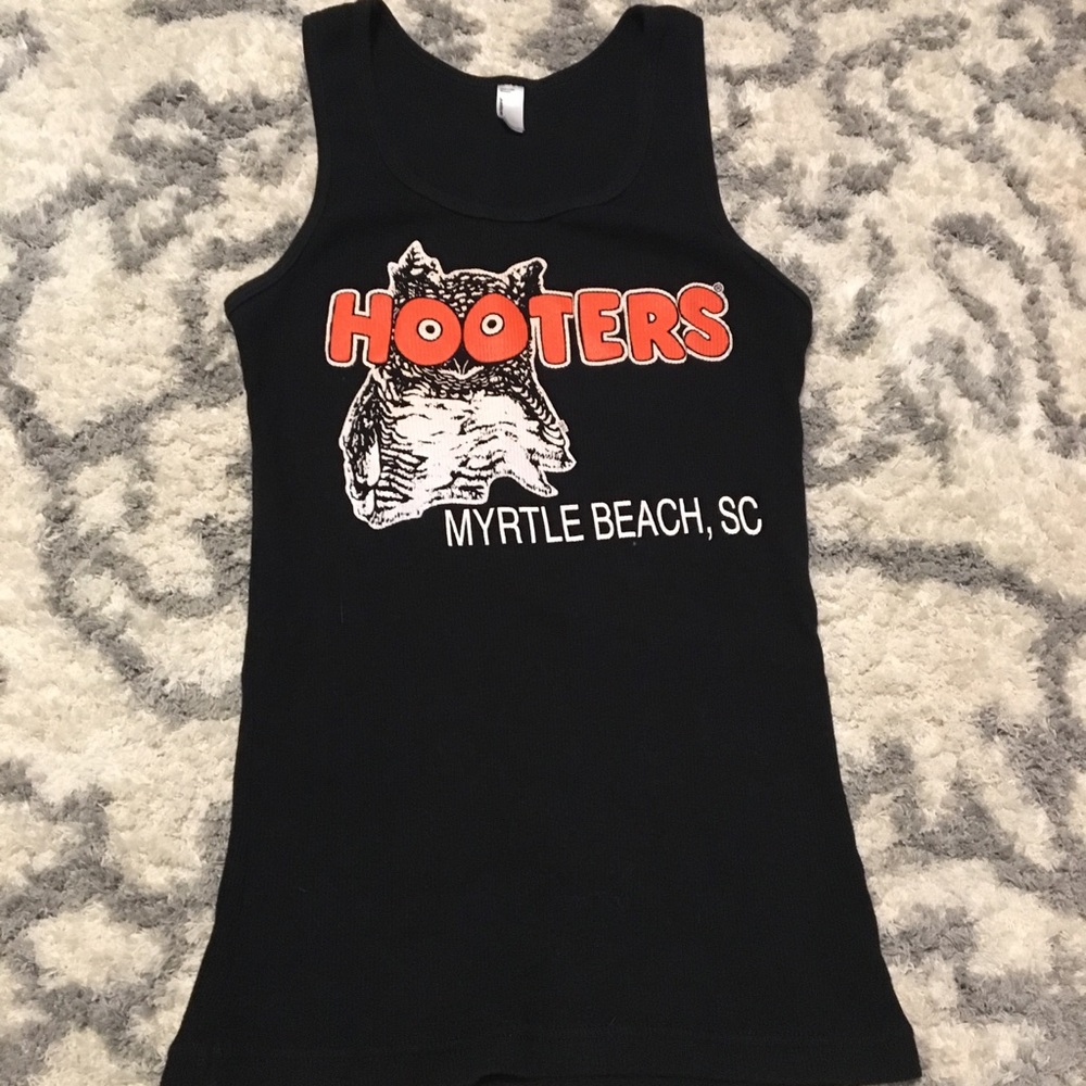 Hooters tank top
